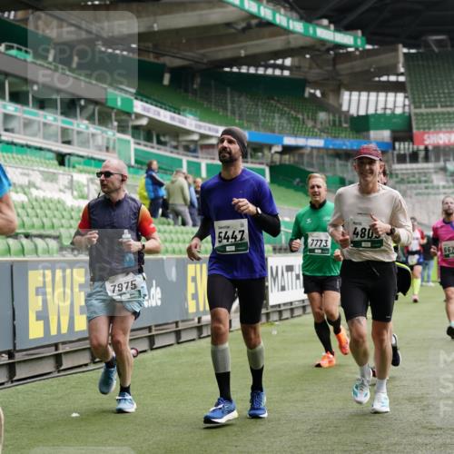 05.10.2025 - 20. swb-Marathon Bremen Michael Burmester http://msf.ph/oto/9328085 05.10.2025 12:52:32 Laufen im Stadion 550, 590, 615, 793, 1029, 1298, 1431, 1550, 1552, 1600, 2595, 3033, 3041, 3178, 3626, 4218, 4362, 4746, 4805, 4914, 4935, 5068, 5108, 5416, 5447, 5459, 5561, 5675, 6367, 6630, 6677, 7012, 7031, 7277, 7293, 7313, 7416, 7419, 7634, 7773, 7975, 8218, 8297, 8349, 8431, 8534, 8558, 8580, 8701, 8921, 9115, 10338, 754, 914, 1120, 1748, 1926, 2283, 2447, 4652, 4781, 5847, 5910, 6773, 7713, 8740 meine-sportfotos.de