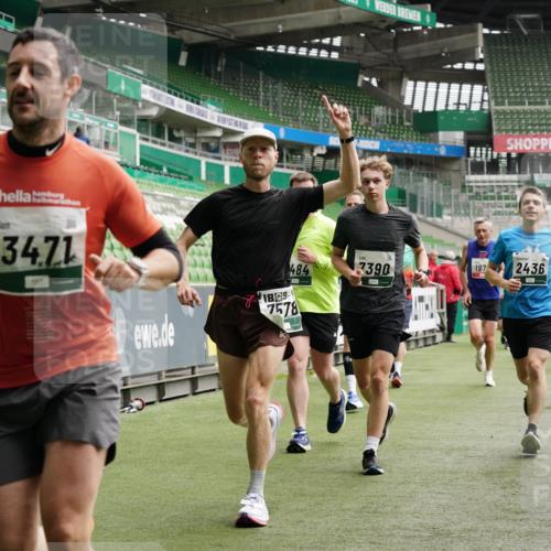 05.10.2025 - 20. swb-Marathon Bremen Michael Burmester http://msf.ph/oto/9328086 05.10.2025 12:56:55 Laufen im Stadion 31, 246, 299, 305, 479, 591, 833, 1161, 1380, 1382, 1595, 1627, 1679, 1971, 1977, 2166, 2263, 2269, 2436, 2438, 2571, 2634, 3392, 3471, 3606, 3813, 3980, 4101, 4484, 5104, 5246, 5255, 5419, 5469, 5503, 5664, 6176, 6250, 6267, 6375, 6451, 6493, 6510, 6864, 6926, 7000, 7017, 7086, 7283, 7292, 7320, 7390, 7431, 7490, 7546, 7578, 7783, 7920, 8479, 8564, 8973, 9054, 9129, 325, 830, 901, 984, 989, 2134, 2149, 3161, 4052, 4288, 4485, 5370, 5490, 6070, 6441, 8144 meine-sportfotos.de