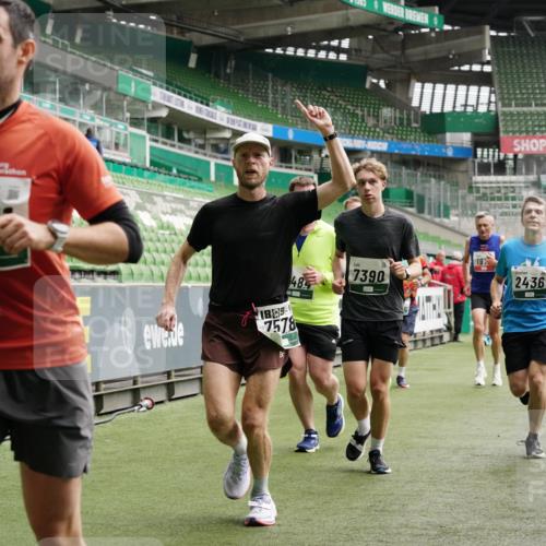 05.10.2025 - 20. swb-Marathon Bremen Michael Burmester http://msf.ph/oto/9328090 05.10.2025 12:56:55 Laufen im Stadion 31, 246, 299, 305, 479, 591, 833, 1161, 1380, 1382, 1595, 1627, 1679, 1971, 1977, 2166, 2263, 2269, 2436, 2438, 2571, 2634, 3392, 3471, 3606, 3813, 3980, 4101, 4484, 5104, 5246, 5255, 5419, 5469, 5503, 5664, 6176, 6250, 6267, 6375, 6451, 6493, 6510, 6864, 6926, 7000, 7017, 7086, 7283, 7292, 7320, 7390, 7431, 7490, 7546, 7578, 7783, 7920, 8479, 8564, 8973, 9054, 9129, 325, 830, 901, 984, 989, 2134, 2149, 3161, 4052, 4288, 4485, 5370, 5490, 6070, 6441, 8144 meine-sportfotos.de