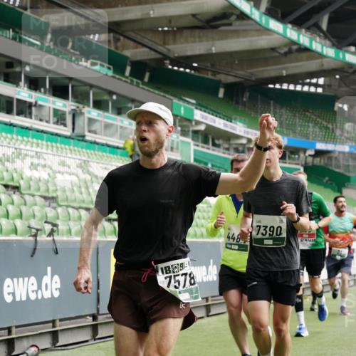 05.10.2025 - 20. swb-Marathon Bremen Michael Burmester http://msf.ph/oto/9328101 05.10.2025 12:56:55 Laufen im Stadion 31, 246, 299, 305, 479, 591, 833, 1161, 1380, 1382, 1595, 1627, 1679, 1971, 1977, 2166, 2263, 2269, 2436, 2438, 2571, 2634, 3392, 3471, 3606, 3813, 3980, 4101, 4484, 5104, 5246, 5255, 5419, 5469, 5503, 5664, 6176, 6250, 6267, 6375, 6451, 6493, 6510, 6864, 6926, 7000, 7017, 7086, 7283, 7292, 7320, 7390, 7431, 7490, 7546, 7578, 7783, 7920, 8479, 8564, 8973, 9054, 9129, 325, 830, 901, 984, 989, 2134, 2149, 3161, 4052, 4288, 4485, 5370, 5490, 6070, 6441, 8144 meine-sportfotos.de
