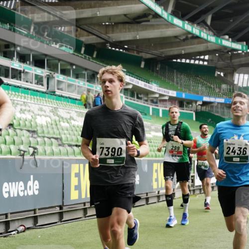 05.10.2025 - 20. swb-Marathon Bremen Michael Burmester http://msf.ph/oto/9328105 05.10.2025 12:56:56 Laufen im Stadion 31, 246, 299, 305, 479, 591, 833, 1161, 1380, 1382, 1595, 1627, 1679, 1971, 1977, 2166, 2263, 2269, 2436, 2438, 2571, 2634, 3392, 3471, 3606, 3813, 3980, 4101, 4484, 5104, 5246, 5255, 5419, 5469, 5503, 5664, 6176, 6250, 6267, 6375, 6451, 6493, 6510, 6864, 6926, 7000, 7017, 7086, 7283, 7292, 7320, 7390, 7431, 7490, 7546, 7578, 7783, 7920, 8479, 8564, 8903, 8973, 9054, 9129, 325, 830, 901, 984, 989, 2134, 2149, 3161, 4052, 4288, 4485, 5370, 5490, 6070, 6441, 8144 meine-sportfotos.de
