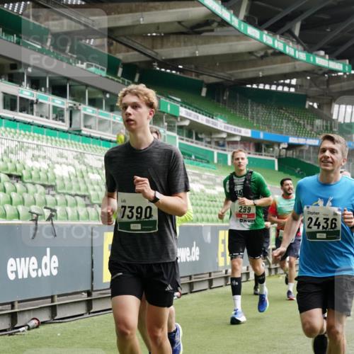 05.10.2025 - 20. swb-Marathon Bremen Michael Burmester http://msf.ph/oto/9328109 05.10.2025 12:56:56 Laufen im Stadion 31, 246, 299, 305, 479, 591, 833, 1161, 1380, 1382, 1595, 1627, 1679, 1971, 1977, 2166, 2263, 2269, 2436, 2438, 2571, 2634, 3392, 3471, 3606, 3813, 3980, 4101, 4484, 5104, 5246, 5255, 5419, 5469, 5503, 5664, 6176, 6250, 6267, 6375, 6451, 6493, 6510, 6864, 6926, 7000, 7017, 7086, 7283, 7292, 7320, 7390, 7431, 7490, 7546, 7578, 7783, 7920, 8479, 8564, 8903, 8973, 9054, 9129, 325, 830, 901, 984, 989, 2134, 2149, 3161, 4052, 4288, 4485, 5370, 5490, 6070, 6441, 8144 meine-sportfotos.de