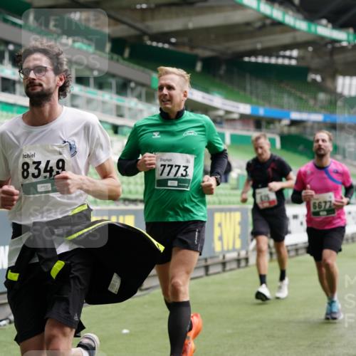 05.10.2025 - 20. swb-Marathon Bremen Michael Burmester http://msf.ph/oto/9328114 05.10.2025 12:52:34 Laufen im Stadion 550, 590, 615, 793, 1029, 1298, 1367, 1431, 1550, 1552, 1600, 2072, 2595, 3033, 3041, 3178, 3626, 4218, 4362, 4746, 4805, 4914, 4935, 5068, 5108, 5416, 5447, 5459, 5561, 5675, 5866, 6367, 6630, 6677, 7012, 7031, 7277, 7293, 7313, 7416, 7419, 7634, 7773, 7975, 8218, 8297, 8349, 8431, 8534, 8558, 8580, 8701, 8921, 9115, 10338, 754, 914, 1120, 1748, 1926, 2283, 2447, 4652, 4781, 5847, 6773, 8740 meine-sportfotos.de