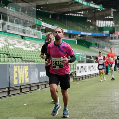 05.10.2025 - 20. swb-Marathon Bremen Michael Burmester http://msf.ph/oto/9328122 05.10.2025 12:52:35 Laufen im Stadion 550, 590, 615, 793, 1029, 1298, 1367, 1431, 1550, 1552, 1600, 2072, 2595, 3033, 3041, 3178, 3626, 4218, 4362, 4573, 4746, 4805, 4914, 4935, 5068, 5108, 5416, 5447, 5459, 5561, 5675, 5866, 6367, 6630, 6677, 7012, 7031, 7277, 7293, 7313, 7416, 7419, 7634, 7773, 7975, 8218, 8297, 8349, 8431, 8534, 8558, 8580, 8701, 8921, 9115, 10338, 754, 914, 1120, 1926, 2283, 2447, 3178, 4652, 4781, 5108, 5847, 6773, 8740 meine-sportfotos.de