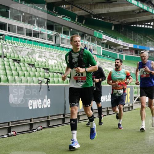 05.10.2025 - 20. swb-Marathon Bremen Michael Burmester http://msf.ph/oto/9328125 05.10.2025 12:56:58 Laufen im Stadion 31, 246, 299, 305, 479, 591, 833, 1161, 1380, 1382, 1595, 1627, 1679, 1971, 1977, 2166, 2263, 2269, 2436, 2438, 2571, 2634, 3392, 3471, 3606, 3813, 3980, 4101, 4484, 5104, 5246, 5255, 5419, 5469, 5503, 5664, 6176, 6250, 6267, 6375, 6451, 6493, 6510, 6768, 6864, 6926, 7000, 7017, 7086, 7283, 7292, 7320, 7390, 7431, 7490, 7546, 7578, 7783, 7920, 8479, 8564, 8903, 8973, 9054, 9129, 325, 830, 901, 989, 2134, 2149, 3161, 4052, 4485, 5370, 5490, 6070, 6441 meine-sportfotos.de