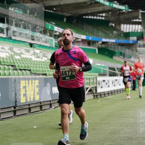 05.10.2025 - 20. swb-Marathon Bremen Michael Burmester http://msf.ph/oto/9328126 05.10.2025 12:52:35 Laufen im Stadion 550, 590, 615, 793, 1029, 1298, 1367, 1431, 1550, 1552, 1600, 2072, 2595, 3033, 3041, 3178, 3626, 4218, 4362, 4573, 4746, 4805, 4914, 4935, 5068, 5108, 5416, 5447, 5459, 5561, 5675, 5866, 6367, 6630, 6677, 7012, 7031, 7277, 7293, 7313, 7416, 7419, 7634, 7773, 7975, 8218, 8297, 8349, 8431, 8534, 8558, 8580, 8701, 8921, 9115, 10338, 754, 914, 1120, 1926, 2283, 2447, 3178, 4652, 4781, 5108, 5847, 6773, 8740 meine-sportfotos.de