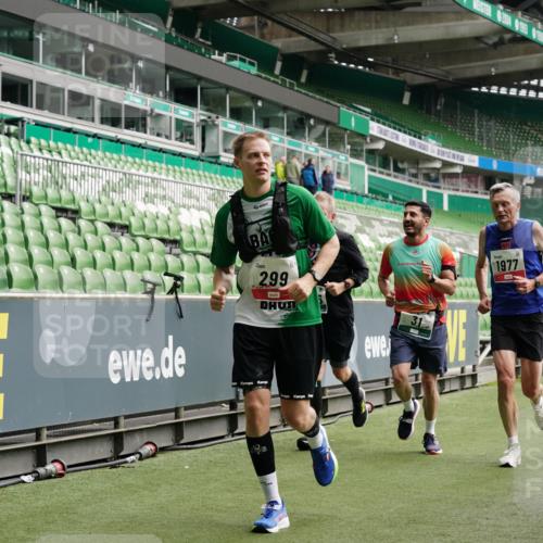 05.10.2025 - 20. swb-Marathon Bremen Michael Burmester http://msf.ph/oto/9328129 05.10.2025 12:56:58 Laufen im Stadion 31, 246, 299, 305, 479, 591, 833, 1161, 1380, 1382, 1595, 1627, 1679, 1971, 1977, 2166, 2263, 2269, 2436, 2438, 2571, 2634, 3392, 3471, 3606, 3813, 3980, 4101, 4484, 5104, 5246, 5255, 5419, 5469, 5503, 5664, 6176, 6250, 6267, 6375, 6451, 6493, 6510, 6768, 6864, 6926, 7000, 7017, 7086, 7283, 7292, 7320, 7390, 7431, 7490, 7546, 7578, 7783, 7920, 8479, 8564, 8903, 8973, 9054, 9129, 325, 830, 901, 989, 2134, 2149, 3161, 4052, 4485, 5370, 5490, 6070, 6441 meine-sportfotos.de