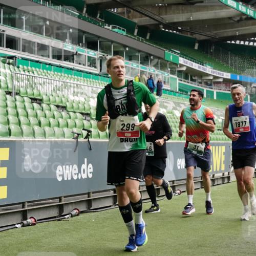 05.10.2025 - 20. swb-Marathon Bremen Michael Burmester http://msf.ph/oto/9328133 05.10.2025 12:56:58 Laufen im Stadion 31, 246, 299, 305, 479, 591, 833, 1161, 1380, 1382, 1595, 1627, 1679, 1971, 1977, 2166, 2263, 2269, 2436, 2438, 2571, 2634, 3392, 3471, 3606, 3813, 3980, 4101, 4484, 5104, 5246, 5255, 5419, 5469, 5503, 5664, 6176, 6250, 6267, 6375, 6451, 6493, 6510, 6768, 6864, 6926, 7000, 7017, 7086, 7283, 7292, 7320, 7390, 7431, 7490, 7546, 7578, 7783, 7920, 8479, 8564, 8903, 8973, 9054, 9129, 325, 830, 901, 989, 2134, 2149, 3161, 4052, 4485, 5370, 5490, 6070, 6441 meine-sportfotos.de