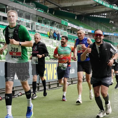 05.10.2025 - 20. swb-Marathon Bremen Michael Burmester http://msf.ph/oto/9328137 05.10.2025 12:56:58 Laufen im Stadion 31, 246, 299, 305, 479, 591, 833, 1161, 1380, 1382, 1595, 1627, 1679, 1971, 1977, 2166, 2263, 2269, 2436, 2438, 2571, 2634, 3392, 3471, 3606, 3813, 3980, 4101, 4484, 5104, 5246, 5255, 5419, 5469, 5503, 5664, 6176, 6250, 6267, 6375, 6451, 6493, 6510, 6768, 6864, 6926, 7000, 7017, 7086, 7283, 7292, 7320, 7390, 7431, 7490, 7546, 7578, 7783, 7920, 8479, 8564, 8903, 8973, 9054, 9129, 325, 830, 901, 989, 2134, 2149, 3161, 4052, 4485, 5370, 5490, 6070, 6441 meine-sportfotos.de