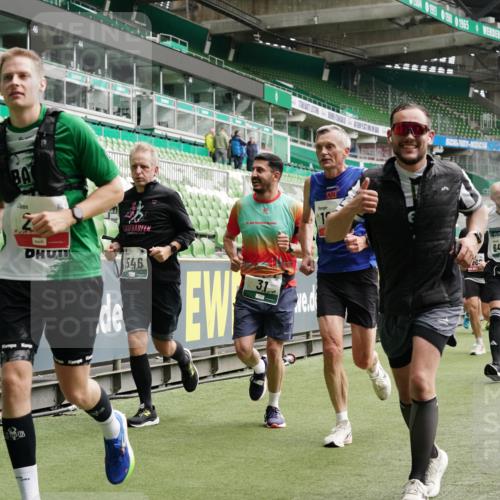 05.10.2025 - 20. swb-Marathon Bremen Michael Burmester http://msf.ph/oto/9328141 05.10.2025 12:56:59 Laufen im Stadion 31, 246, 299, 305, 479, 591, 833, 1161, 1380, 1382, 1595, 1627, 1679, 1971, 1977, 2166, 2263, 2269, 2436, 2438, 2571, 2634, 3392, 3471, 3606, 3813, 3980, 4101, 4484, 5104, 5246, 5255, 5419, 5469, 5503, 5664, 6176, 6250, 6267, 6375, 6451, 6493, 6510, 6768, 6864, 6926, 7000, 7017, 7086, 7283, 7292, 7320, 7371, 7390, 7431, 7490, 7546, 7578, 7783, 7920, 8479, 8564, 8903, 8973, 9054, 9129, 325, 830, 901, 989, 2134, 2149, 3161, 4052, 4485, 5370, 5490, 6070, 6441 meine-sportfotos.de