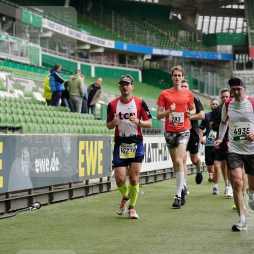 05.10.2025 - 20. swb-Marathon Bremen Michael Burmester http://msf.ph/oto/9328146 05.10.2025 12:52:39 Laufen im Stadion 550, 590, 615, 793, 832, 1298, 1367, 1431, 1550, 1552, 1600, 2072, 2595, 3033, 3041, 3626, 4218, 4362, 4573, 4746, 4805, 4914, 4935, 5169, 5447, 5459, 5561, 5675, 5866, 6367, 6630, 6677, 7012, 7031, 7277, 7293, 7313, 7416, 7634, 7773, 7975, 8218, 8297, 8349, 8431, 8534, 8558, 8580, 8701, 8921, 9115, 10338, 754, 914, 1029, 1926, 3178, 4652, 4781, 5068, 5108, 5416, 5847, 6773, 7313, 7419 meine-sportfotos.de