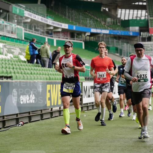 05.10.2025 - 20. swb-Marathon Bremen Michael Burmester http://msf.ph/oto/9328155 05.10.2025 12:52:39 Laufen im Stadion 550, 590, 615, 793, 832, 1298, 1367, 1431, 1550, 1552, 1600, 2072, 2595, 3033, 3041, 3626, 4218, 4362, 4573, 4746, 4805, 4914, 4935, 5169, 5447, 5459, 5561, 5675, 5866, 6367, 6630, 6677, 7012, 7031, 7277, 7293, 7313, 7416, 7634, 7773, 7975, 8218, 8297, 8349, 8431, 8534, 8558, 8580, 8701, 8921, 9115, 10338, 754, 914, 1029, 1926, 3178, 4652, 4781, 5068, 5108, 5416, 5847, 6773, 7313, 7419 meine-sportfotos.de