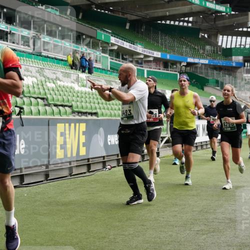 05.10.2025 - 20. swb-Marathon Bremen Michael Burmester http://msf.ph/oto/9328164 05.10.2025 12:57:00 Laufen im Stadion 31, 246, 299, 305, 479, 591, 833, 1161, 1380, 1382, 1595, 1627, 1679, 1971, 1977, 2166, 2263, 2269, 2436, 2438, 2522, 2571, 2634, 3392, 3471, 3606, 3813, 3980, 4101, 4484, 5104, 5246, 5255, 5419, 5469, 5503, 5664, 6176, 6250, 6267, 6375, 6451, 6486, 6493, 6510, 6768, 6864, 6926, 7000, 7017, 7086, 7283, 7292, 7320, 7371, 7390, 7431, 7490, 7546, 7578, 7783, 8479, 8564, 8903, 8973, 9054, 9129, 325, 830, 901, 989, 2134, 2149, 3161, 4052, 4485, 5370, 5469, 5490, 6070, 6441 meine-sportfotos.de