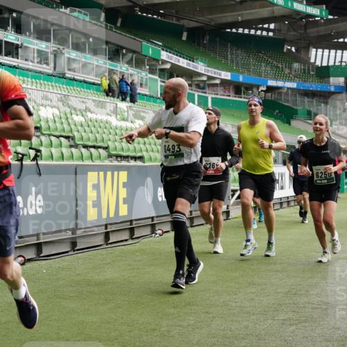 05.10.2025 - 20. swb-Marathon Bremen Michael Burmester http://msf.ph/oto/9328169 05.10.2025 12:57:00 Laufen im Stadion 31, 246, 299, 305, 479, 591, 833, 1161, 1380, 1382, 1595, 1627, 1679, 1971, 1977, 2166, 2263, 2269, 2436, 2438, 2522, 2571, 2634, 3392, 3471, 3606, 3813, 3980, 4101, 4484, 5104, 5246, 5255, 5419, 5469, 5503, 5664, 6176, 6250, 6267, 6375, 6451, 6486, 6493, 6510, 6768, 6864, 6926, 7000, 7017, 7086, 7283, 7292, 7320, 7371, 7390, 7431, 7490, 7546, 7578, 7783, 8479, 8564, 8903, 8973, 9054, 9129, 325, 830, 901, 989, 2134, 2149, 3161, 4052, 4485, 5370, 5469, 5490, 6070, 6441 meine-sportfotos.de