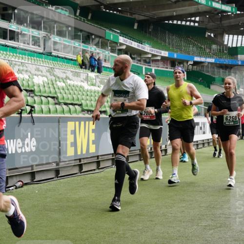 05.10.2025 - 20. swb-Marathon Bremen Michael Burmester http://msf.ph/oto/9328173 05.10.2025 12:57:00 Laufen im Stadion 31, 246, 299, 305, 479, 591, 833, 1161, 1380, 1382, 1595, 1627, 1679, 1971, 1977, 2166, 2263, 2269, 2436, 2438, 2522, 2571, 2634, 3392, 3471, 3606, 3813, 3980, 4101, 4484, 5104, 5246, 5255, 5419, 5469, 5503, 5664, 6176, 6250, 6267, 6375, 6451, 6486, 6493, 6510, 6768, 6864, 6926, 7000, 7017, 7086, 7283, 7292, 7320, 7371, 7390, 7431, 7490, 7546, 7578, 7783, 8479, 8564, 8903, 8973, 9054, 9129, 325, 830, 901, 989, 2134, 2149, 3161, 4052, 4485, 5370, 5469, 5490, 6070, 6441 meine-sportfotos.de