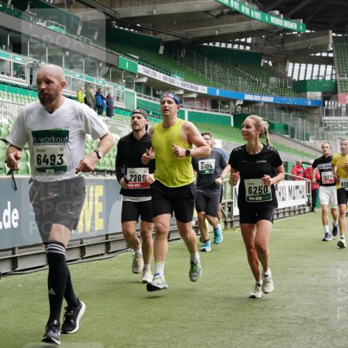 05.10.2025 - 20. swb-Marathon Bremen Michael Burmester http://msf.ph/oto/9328177 05.10.2025 12:57:01 Laufen im Stadion 31, 237, 246, 299, 305, 479, 591, 613, 833, 1161, 1380, 1382, 1595, 1627, 1679, 1971, 1977, 2166, 2263, 2269, 2436, 2438, 2522, 2571, 2634, 3392, 3471, 3606, 3813, 3980, 4101, 4484, 5104, 5246, 5255, 5419, 5503, 5664, 6250, 6267, 6375, 6451, 6486, 6493, 6510, 6768, 6864, 6926, 7000, 7017, 7086, 7283, 7320, 7371, 7390, 7431, 7490, 7546, 7578, 7783, 8023, 8479, 8564, 8903, 8973, 9054, 9129, 325, 830, 901, 989, 2134, 2149, 3161, 4052, 4485, 5469, 5490, 6070, 6441 meine-sportfotos.de
