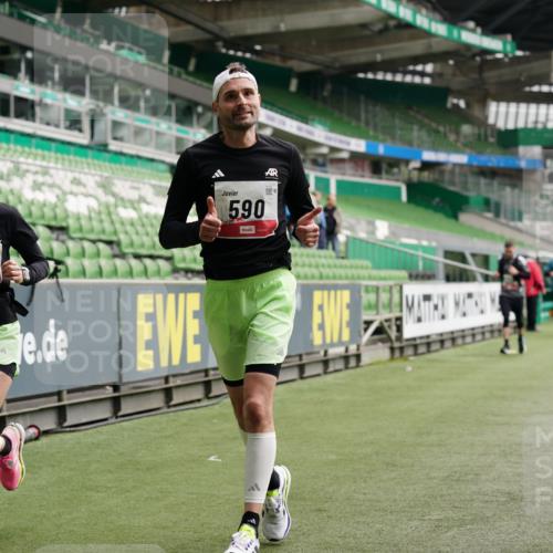 05.10.2025 - 20. swb-Marathon Bremen Michael Burmester http://msf.ph/oto/9328225 05.10.2025 12:52:45 Laufen im Stadion 550, 590, 615, 793, 832, 1298, 1367, 1431, 1550, 1552, 1600, 2072, 2075, 2595, 3033, 3041, 3626, 4132, 4218, 4362, 4573, 4746, 4805, 4914, 4935, 5169, 5447, 5459, 5561, 5675, 5866, 6367, 6630, 6677, 7012, 7277, 7293, 7416, 7634, 7773, 7975, 8218, 8297, 8349, 8431, 8462, 8558, 8580, 8701, 8921, 9115, 10338, 1029, 1926, 3178, 4781, 5068, 5108, 5416, 7031, 7313, 7419, 8534 meine-sportfotos.de