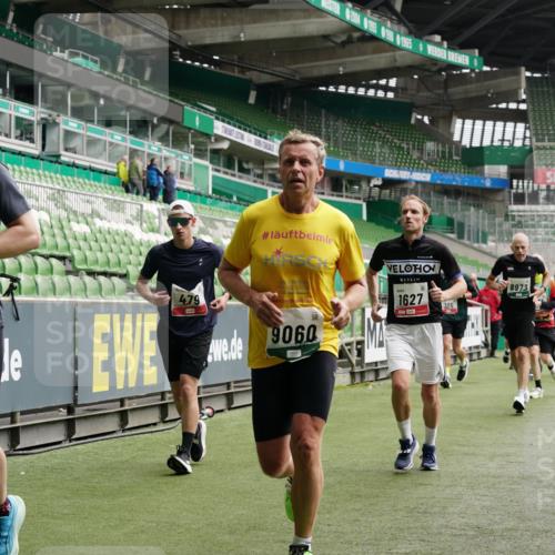 05.10.2025 - 20. swb-Marathon Bremen Michael Burmester http://msf.ph/oto/9328234 05.10.2025 12:57:05 Laufen im Stadion 31, 237, 246, 299, 305, 479, 591, 613, 820, 833, 1161, 1382, 1595, 1627, 1679, 1971, 1977, 2166, 2263, 2269, 2436, 2522, 2571, 2634, 3392, 3471, 3591, 3606, 3813, 3980, 4101, 4484, 4821, 5104, 5246, 5255, 5419, 5503, 5664, 6250, 6267, 6451, 6486, 6493, 6510, 6768, 6864, 6926, 7000, 7017, 7086, 7283, 7320, 7371, 7390, 7431, 7490, 7546, 7578, 7783, 8023, 8479, 8564, 8903, 8964, 8973, 9054, 9129, 325, 830, 901, 989, 1380, 2134, 2149, 2438, 3161, 4052, 4485, 5469, 6070 meine-sportfotos.de