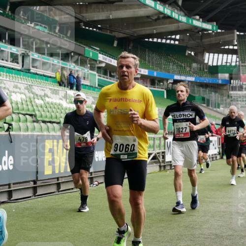 05.10.2025 - 20. swb-Marathon Bremen Michael Burmester http://msf.ph/oto/9328238 05.10.2025 12:57:05 Laufen im Stadion 31, 237, 246, 299, 305, 479, 591, 613, 820, 833, 1161, 1382, 1595, 1627, 1679, 1971, 1977, 2166, 2263, 2269, 2436, 2522, 2571, 2634, 3392, 3471, 3591, 3606, 3813, 3980, 4101, 4484, 4821, 5104, 5246, 5255, 5419, 5503, 5664, 6250, 6267, 6451, 6486, 6493, 6510, 6768, 6864, 6926, 7000, 7017, 7086, 7283, 7320, 7371, 7390, 7431, 7490, 7546, 7578, 7783, 8023, 8479, 8564, 8903, 8964, 8973, 9054, 9129, 325, 830, 901, 989, 1380, 2134, 2149, 2438, 3161, 4052, 4485, 5469, 6070 meine-sportfotos.de