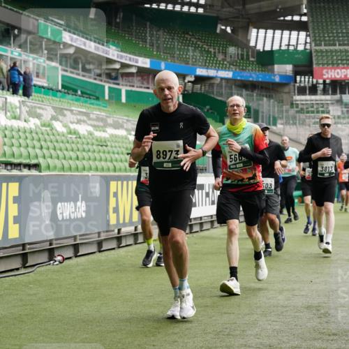 05.10.2025 - 20. swb-Marathon Bremen Michael Burmester http://msf.ph/oto/9328268 05.10.2025 12:57:07 Laufen im Stadion 31, 237, 246, 299, 305, 479, 591, 613, 820, 833, 1161, 1317, 1382, 1595, 1627, 1679, 1971, 1977, 2166, 2263, 2269, 2436, 2522, 2571, 2634, 3392, 3471, 3591, 3606, 3813, 3980, 4101, 4484, 4496, 4821, 5104, 5246, 5255, 5419, 5503, 5664, 6250, 6267, 6451, 6486, 6493, 6510, 6768, 6864, 6926, 7000, 7017, 7086, 7283, 7320, 7371, 7390, 7431, 7490, 7546, 7578, 7783, 7940, 8023, 8479, 8564, 8903, 8964, 8973, 9054, 9129, 830, 901, 989, 1380, 2134, 2149, 2438, 3392, 4485, 5469, 6070 meine-sportfotos.de