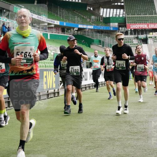 05.10.2025 - 20. swb-Marathon Bremen Michael Burmester http://msf.ph/oto/9328292 05.10.2025 12:57:09 Laufen im Stadion 31, 237, 246, 299, 305, 479, 591, 613, 820, 833, 1161, 1317, 1382, 1595, 1627, 1971, 1977, 2166, 2269, 2436, 2522, 2571, 2634, 3396, 3471, 3591, 3606, 3813, 3969, 3980, 4101, 4484, 4496, 4821, 5104, 5246, 5255, 5419, 5503, 5664, 6250, 6267, 6451, 6486, 6493, 6510, 6768, 6926, 7017, 7086, 7283, 7320, 7371, 7390, 7490, 7546, 7578, 7783, 7940, 8023, 8479, 8564, 8903, 8964, 8973, 9054, 9129, 830, 901, 1380, 1679, 2149, 2263, 2438, 3392, 4485, 5469 meine-sportfotos.de