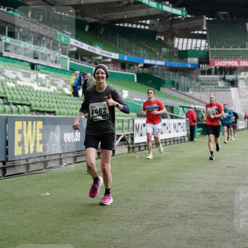 05.10.2025 - 20. swb-Marathon Bremen Michael Burmester http://msf.ph/oto/9328303 05.10.2025 12:52:57 Laufen im Stadion 248, 550, 590, 615, 793, 832, 1298, 1367, 1431, 1552, 1600, 1667, 2072, 2075, 2595, 3033, 4132, 4218, 4362, 4573, 4729, 4746, 4805, 4914, 4935, 5169, 5447, 5459, 5561, 5579, 5675, 5866, 6492, 6630, 6677, 7277, 7416, 7634, 7773, 7975, 8238, 8297, 8349, 8431, 8462, 8580, 8921, 10338, 1029, 1550, 2595, 3033, 3041, 3626, 5068, 5416, 6367, 7012, 7031, 7293, 7313, 8218, 8534, 8558, 8701, 9115 meine-sportfotos.de