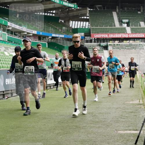 05.10.2025 - 20. swb-Marathon Bremen Michael Burmester http://msf.ph/oto/9328304 05.10.2025 12:57:10 Laufen im Stadion 31, 237, 246, 299, 305, 479, 591, 613, 820, 833, 1161, 1317, 1382, 1595, 1627, 1971, 1977, 2166, 2269, 2436, 2522, 2571, 2634, 3396, 3471, 3591, 3606, 3813, 3969, 3980, 4101, 4484, 4496, 4821, 5104, 5246, 5255, 5419, 5503, 5664, 6250, 6267, 6451, 6486, 6493, 6510, 6768, 6926, 7017, 7086, 7283, 7320, 7371, 7390, 7490, 7546, 7578, 7783, 7940, 8023, 8479, 8564, 8903, 8964, 8973, 9054, 9129, 830, 901, 1380, 1679, 2149, 2263, 2438, 3392, 3980, 4101, 4485, 5469 meine-sportfotos.de