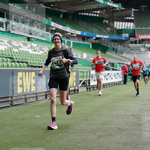 05.10.2025 - 20. swb-Marathon Bremen Michael Burmester http://msf.ph/oto/9328312 05.10.2025 12:52:57 Laufen im Stadion 248, 550, 590, 615, 793, 832, 1298, 1367, 1431, 1552, 1600, 1667, 2072, 2075, 2595, 3033, 4132, 4218, 4362, 4573, 4729, 4746, 4805, 4914, 4935, 5169, 5447, 5459, 5561, 5579, 5675, 5866, 6492, 6630, 6677, 7277, 7416, 7634, 7773, 7975, 8238, 8297, 8349, 8431, 8462, 8580, 8921, 10338, 1029, 1550, 2595, 3033, 3041, 3626, 5068, 5416, 6367, 7012, 7031, 7293, 7313, 8218, 8534, 8558, 8701, 9115 meine-sportfotos.de