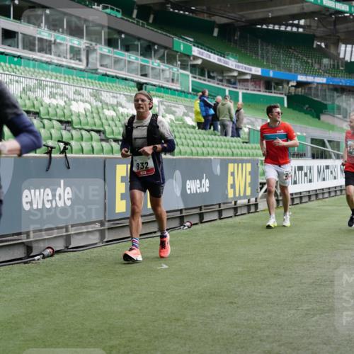 05.10.2025 - 20. swb-Marathon Bremen Michael Burmester http://msf.ph/oto/9328316 05.10.2025 12:52:58 Laufen im Stadion 248, 550, 590, 615, 793, 832, 1298, 1367, 1431, 1552, 1600, 1667, 2072, 2075, 4132, 4218, 4362, 4573, 4729, 4746, 4805, 4914, 4935, 5169, 5447, 5459, 5561, 5579, 5675, 5866, 6492, 6630, 6677, 7277, 7416, 7634, 7773, 7975, 8238, 8297, 8349, 8431, 8462, 8580, 8921, 10338, 1029, 1550, 2595, 3033, 3041, 3626, 5068, 5675, 6367, 7012, 7031, 7293, 7313, 8218, 8534, 8558, 8701, 9115 meine-sportfotos.de