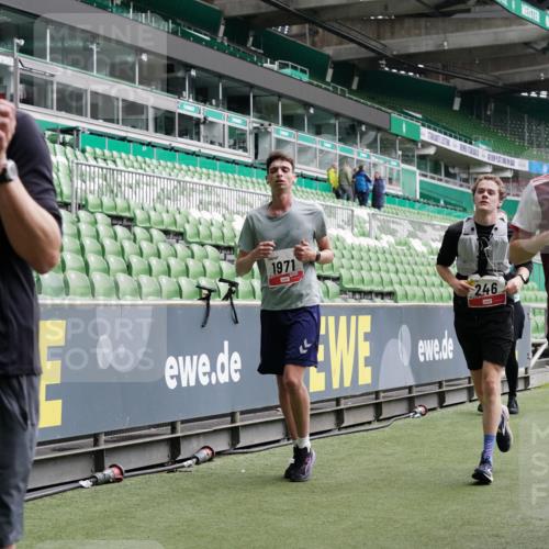 05.10.2025 - 20. swb-Marathon Bremen Michael Burmester http://msf.ph/oto/9328319 05.10.2025 12:57:12 Laufen im Stadion 31, 237, 246, 299, 305, 479, 591, 613, 820, 833, 1161, 1317, 1382, 1595, 1627, 1971, 1977, 2166, 2269, 2436, 2522, 2571, 3396, 3471, 3591, 3606, 3813, 3969, 4484, 4496, 4821, 5104, 5149, 5246, 5255, 5419, 5503, 5664, 6250, 6267, 6451, 6486, 6493, 6510, 6534, 6535, 6768, 6926, 7017, 7086, 7283, 7320, 7371, 7390, 7490, 7546, 7578, 7783, 7940, 8023, 8479, 8564, 8903, 8964, 8973, 9054, 9129, 830, 1380, 1679, 2263, 2438, 2634, 3392, 3980, 4101, 4485, 5469 meine-sportfotos.de