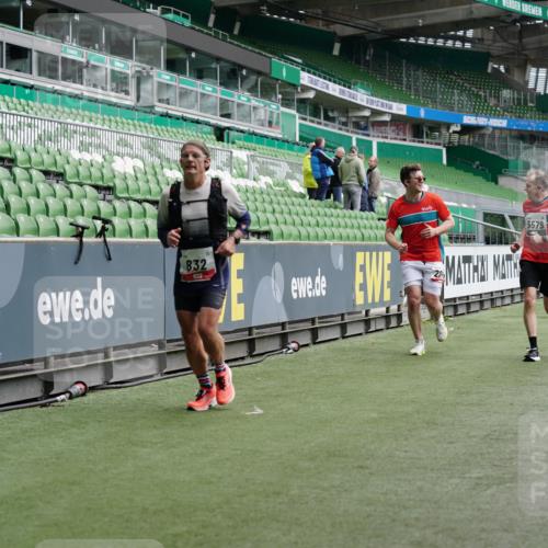 05.10.2025 - 20. swb-Marathon Bremen Michael Burmester http://msf.ph/oto/9328324 05.10.2025 12:52:59 Laufen im Stadion 248, 550, 590, 615, 793, 832, 1298, 1367, 1431, 1552, 1600, 1667, 2072, 2075, 4132, 4218, 4362, 4573, 4729, 4746, 4805, 4914, 4935, 5169, 5447, 5459, 5561, 5579, 5866, 6492, 6630, 6677, 7277, 7416, 7634, 7773, 7975, 8238, 8297, 8349, 8431, 8462, 8580, 8921, 10338, 1550, 2595, 3033, 3041, 3626, 5675, 6367, 7012, 7031, 7293, 7313, 8218, 8534, 8558, 8701, 9115 meine-sportfotos.de