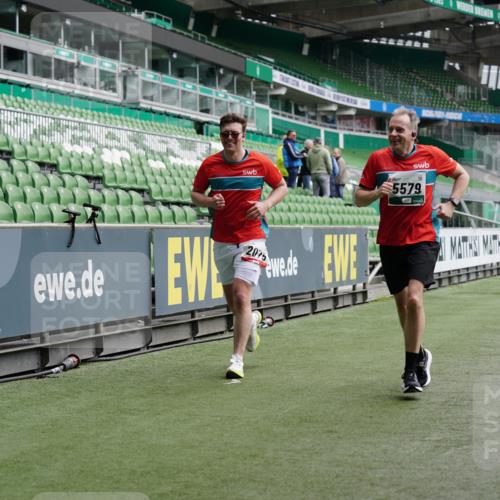 05.10.2025 - 20. swb-Marathon Bremen Michael Burmester http://msf.ph/oto/9328328 05.10.2025 12:53:00 Laufen im Stadion 248, 550, 590, 615, 793, 832, 1298, 1367, 1431, 1552, 1600, 1667, 2072, 2075, 4132, 4218, 4362, 4573, 4729, 4746, 4805, 4914, 4935, 5169, 5447, 5459, 5561, 5579, 5866, 6492, 6630, 6677, 7277, 7416, 7634, 7773, 7975, 8238, 8297, 8349, 8431, 8462, 8580, 8921, 10338, 1550, 1552, 2595, 3033, 3041, 3626, 5459, 5675, 6367, 7012, 7031, 7293, 8218, 8534, 8558, 8701, 9115 meine-sportfotos.de