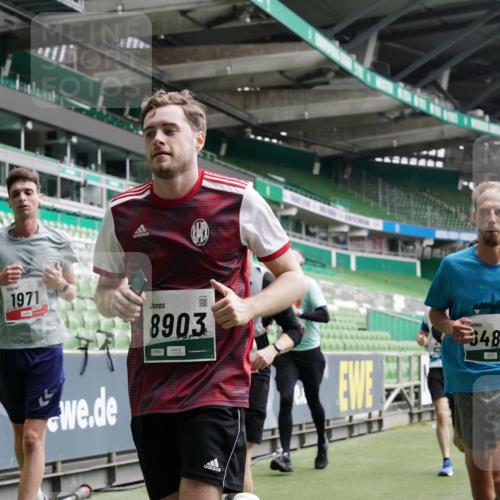 05.10.2025 - 20. swb-Marathon Bremen Michael Burmester http://msf.ph/oto/9328330 05.10.2025 12:57:13 Laufen im Stadion 31, 237, 246, 299, 305, 479, 591, 613, 820, 833, 1161, 1317, 1382, 1595, 1627, 1971, 1977, 2166, 2269, 2436, 2522, 2571, 3396, 3471, 3591, 3606, 3813, 3969, 4484, 4496, 4821, 5104, 5149, 5246, 5255, 5419, 5503, 5664, 6250, 6267, 6451, 6486, 6493, 6510, 6534, 6535, 6768, 6926, 7017, 7086, 7283, 7320, 7371, 7390, 7490, 7546, 7578, 7940, 8023, 8479, 8564, 8903, 8964, 8973, 9054, 9129, 591, 830, 1380, 1679, 2263, 2438, 2634, 3392, 3606, 3980, 4101, 4485, 5469 meine-sportfotos.de