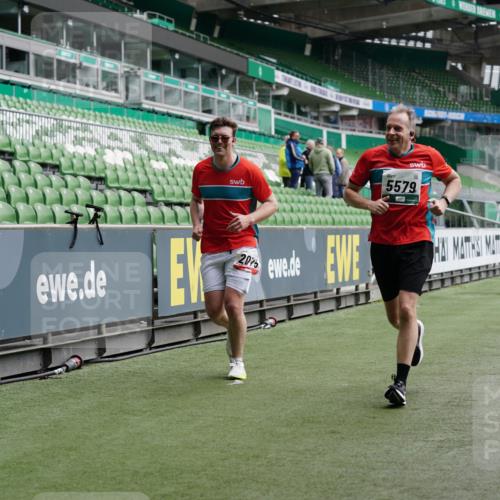 05.10.2025 - 20. swb-Marathon Bremen Michael Burmester http://msf.ph/oto/9328333 05.10.2025 12:53:00 Laufen im Stadion 248, 550, 590, 615, 793, 832, 1298, 1367, 1431, 1552, 1600, 1667, 2072, 2075, 4132, 4218, 4362, 4573, 4729, 4746, 4805, 4914, 4935, 5169, 5447, 5459, 5561, 5579, 5866, 6492, 6630, 6677, 7277, 7416, 7634, 7773, 7975, 8238, 8297, 8349, 8431, 8462, 8580, 8921, 10338, 1550, 1552, 2595, 3033, 3041, 3626, 5459, 5675, 6367, 7012, 7031, 7293, 8218, 8534, 8558, 8701, 9115 meine-sportfotos.de