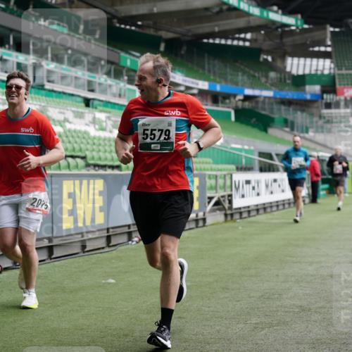 05.10.2025 - 20. swb-Marathon Bremen Michael Burmester http://msf.ph/oto/9328337 05.10.2025 12:53:01 Laufen im Stadion 248, 550, 590, 615, 793, 832, 1298, 1367, 1431, 1600, 1667, 2072, 2075, 3553, 4132, 4218, 4362, 4573, 4729, 4746, 4805, 4914, 4935, 5169, 5447, 5561, 5579, 5866, 6492, 6630, 6677, 7277, 7408, 7416, 7634, 7773, 7975, 8238, 8297, 8349, 8431, 8462, 8580, 8921, 10338, 1550, 1552, 2595, 3033, 3041, 3626, 5459, 5675, 6367, 7012, 7031, 7293, 8218, 8558, 8701, 9115 meine-sportfotos.de