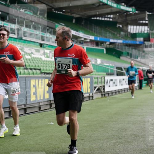 05.10.2025 - 20. swb-Marathon Bremen Michael Burmester http://msf.ph/oto/9328341 05.10.2025 12:53:01 Laufen im Stadion 248, 550, 590, 615, 793, 832, 1298, 1367, 1431, 1600, 1667, 2072, 2075, 3553, 4132, 4218, 4362, 4573, 4729, 4746, 4805, 4914, 4935, 5169, 5447, 5561, 5579, 5866, 6492, 6630, 6677, 7277, 7408, 7416, 7634, 7773, 7975, 8238, 8297, 8349, 8431, 8462, 8580, 8921, 10338, 1550, 1552, 2595, 3033, 3041, 3626, 5459, 5675, 6367, 7012, 7031, 7293, 8218, 8558, 8701, 9115 meine-sportfotos.de