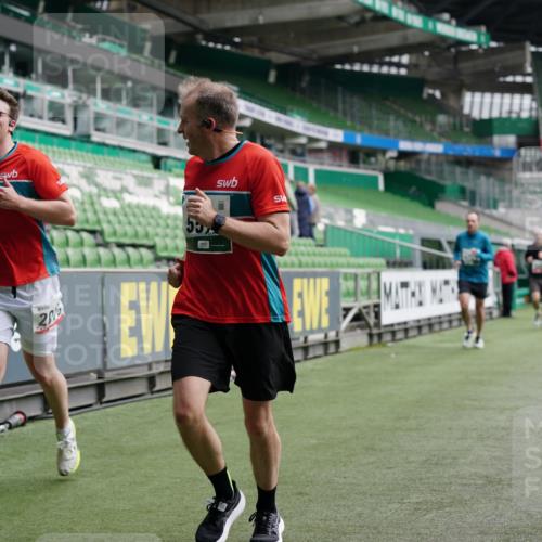 05.10.2025 - 20. swb-Marathon Bremen Michael Burmester http://msf.ph/oto/9328345 05.10.2025 12:53:01 Laufen im Stadion 248, 550, 590, 615, 793, 832, 1298, 1367, 1431, 1600, 1667, 2072, 2075, 3553, 4132, 4218, 4362, 4573, 4729, 4746, 4805, 4914, 4935, 5169, 5447, 5561, 5579, 5866, 6492, 6630, 6677, 7277, 7408, 7416, 7634, 7773, 7975, 8238, 8297, 8349, 8431, 8462, 8580, 8921, 10338, 1550, 1552, 2595, 3033, 3041, 3626, 5459, 5675, 6367, 7012, 7031, 7293, 8218, 8558, 8701, 9115 meine-sportfotos.de