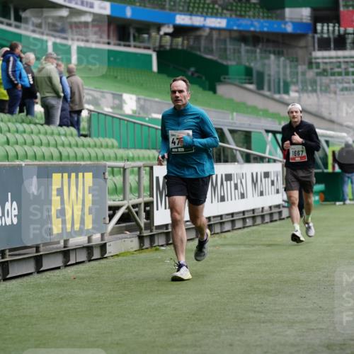 05.10.2025 - 20. swb-Marathon Bremen Michael Burmester http://msf.ph/oto/9328353 05.10.2025 12:53:03 Laufen im Stadion 248, 550, 590, 615, 793, 832, 1298, 1367, 1431, 1600, 1667, 2072, 2075, 3553, 4132, 4218, 4362, 4573, 4729, 4746, 4805, 4914, 4935, 5169, 5447, 5561, 5579, 5866, 6492, 6630, 6677, 7277, 7408, 7416, 7634, 7773, 7975, 8238, 8297, 8349, 8431, 8462, 8580, 8921, 10338, 1550, 1552, 2595, 3033, 3041, 3626, 5459, 5675, 6367, 7012, 7293, 8218, 8558, 8701, 9115 meine-sportfotos.de