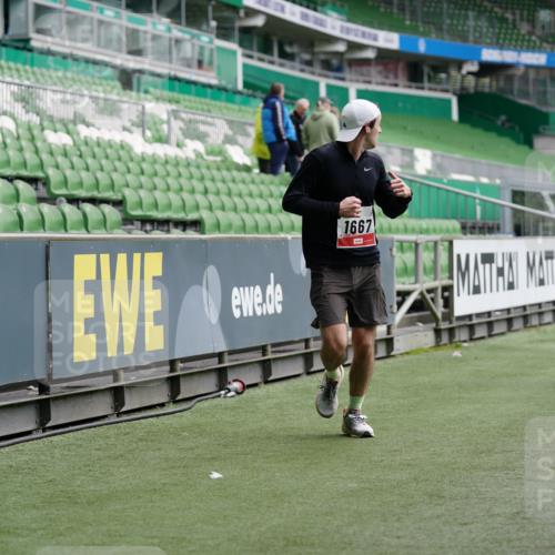 05.10.2025 - 20. swb-Marathon Bremen Michael Burmester http://msf.ph/oto/9328376 05.10.2025 12:53:07 Laufen im Stadion 248, 550, 590, 615, 793, 832, 869, 1298, 1367, 1431, 1538, 1600, 1667, 2072, 2075, 3553, 4132, 4218, 4573, 4729, 4746, 4805, 4914, 4935, 5169, 5447, 5561, 5579, 5866, 6492, 6630, 6677, 7255, 7277, 7408, 7416, 7634, 7773, 7975, 8238, 8297, 8349, 8431, 8462, 8580, 8709, 8921, 10338, 1550, 1552, 2595, 3033, 3041, 3626, 4362, 5459, 5675, 6367, 7012, 7293, 8218, 8558, 8701, 9115 meine-sportfotos.de