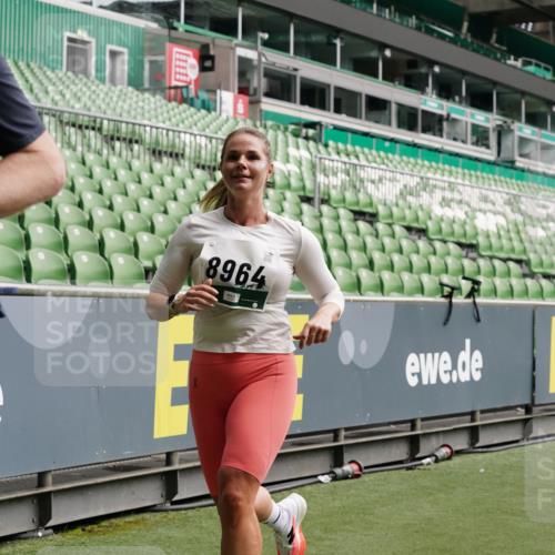 05.10.2025 - 20. swb-Marathon Bremen Michael Burmester http://msf.ph/oto/9328403 05.10.2025 12:57:19 Laufen im Stadion 31, 237, 246, 299, 305, 479, 613, 820, 833, 1161, 1317, 1382, 1491, 1595, 1627, 1971, 1977, 2166, 2269, 2304, 2436, 2522, 3396, 3471, 3591, 3798, 3813, 3969, 4089, 4484, 4496, 4821, 5100, 5104, 5149, 5503, 5664, 6250, 6267, 6486, 6493, 6510, 6534, 6535, 6768, 7017, 7086, 7283, 7371, 7390, 7490, 7546, 7578, 7940, 8023, 8128, 8479, 8564, 8801, 8903, 8964, 8973, 8993, 9054, 9129, 9983, 591, 1380, 1679, 2263, 2438, 2571, 2634, 3392, 3606, 3980, 4101, 5255, 5469 meine-sportfotos.de