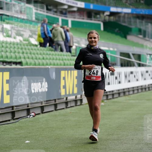 05.10.2025 - 20. swb-Marathon Bremen Michael Burmester http://msf.ph/oto/9328415 05.10.2025 12:53:13 Laufen im Stadion 248, 550, 590, 615, 793, 832, 869, 1367, 1431, 1538, 1600, 1656, 1667, 1868, 2050, 2072, 2075, 2288, 3553, 4132, 4218, 4294, 4573, 4729, 4746, 4805, 4914, 4935, 5169, 5425, 5447, 5579, 5866, 5944, 6492, 6630, 6677, 6806, 7255, 7277, 7408, 7416, 7617, 7773, 7905, 7975, 8238, 8297, 8349, 8431, 8462, 8499, 8709, 8921, 10338, 1298, 1552, 2595, 3033, 3041, 4362, 5459, 5561, 5675, 6630, 7012, 7634, 8218, 8580, 8701, 8921, 9115 meine-sportfotos.de