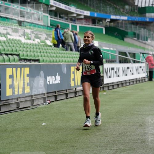 05.10.2025 - 20. swb-Marathon Bremen Michael Burmester http://msf.ph/oto/9328419 05.10.2025 12:53:13 Laufen im Stadion 248, 550, 590, 615, 793, 832, 869, 1367, 1431, 1538, 1600, 1656, 1667, 1868, 2050, 2072, 2075, 2288, 3553, 4132, 4218, 4294, 4573, 4729, 4746, 4805, 4914, 4935, 5169, 5425, 5447, 5579, 5866, 5944, 6492, 6630, 6677, 6806, 7255, 7277, 7408, 7416, 7617, 7773, 7905, 7975, 8238, 8297, 8349, 8431, 8462, 8499, 8709, 8921, 10338, 1298, 1552, 2595, 3033, 3041, 4362, 5459, 5561, 5675, 6630, 7012, 7634, 8218, 8580, 8701, 8921, 9115 meine-sportfotos.de
