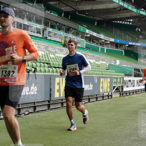05.10.2025 - 20. swb-Marathon Bremen Michael Burmester http://msf.ph/oto/9328424 05.10.2025 12:57:21 Laufen im Stadion 31, 237, 246, 299, 305, 479, 613, 820, 833, 1161, 1317, 1382, 1491, 1595, 1627, 1971, 1977, 2166, 2269, 2304, 2436, 2522, 3396, 3471, 3591, 3798, 3813, 3969, 3977, 4089, 4484, 4496, 4821, 5100, 5104, 5149, 5503, 5664, 6250, 6267, 6486, 6493, 6510, 6534, 6535, 6768, 7017, 7086, 7283, 7371, 7390, 7490, 7546, 7578, 7911, 7940, 8023, 8128, 8479, 8564, 8801, 8903, 8964, 8973, 8993, 9054, 9129, 9983, 11658, 591, 1380, 1679, 2263, 2438, 2571, 2634, 3392, 3606, 3980, 4101, 5255 meine-sportfotos.de
