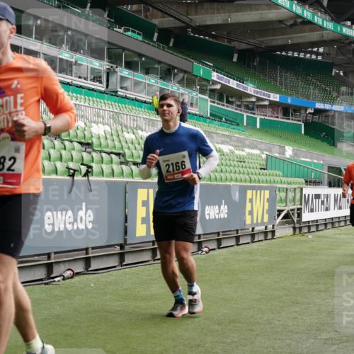 05.10.2025 - 20. swb-Marathon Bremen Michael Burmester http://msf.ph/oto/9328428 05.10.2025 12:57:21 Laufen im Stadion 31, 237, 246, 299, 305, 479, 613, 820, 833, 1161, 1317, 1382, 1491, 1595, 1627, 1971, 1977, 2166, 2269, 2304, 2436, 2522, 3396, 3471, 3591, 3798, 3813, 3969, 3977, 4089, 4484, 4496, 4821, 5100, 5104, 5149, 5503, 5664, 6250, 6267, 6486, 6493, 6510, 6534, 6535, 6768, 7017, 7086, 7283, 7371, 7390, 7490, 7546, 7578, 7911, 7940, 8023, 8128, 8479, 8564, 8801, 8903, 8964, 8973, 8993, 9054, 9129, 9983, 11658, 591, 1380, 1679, 2263, 2438, 2571, 2634, 3392, 3606, 3980, 4101, 5255 meine-sportfotos.de