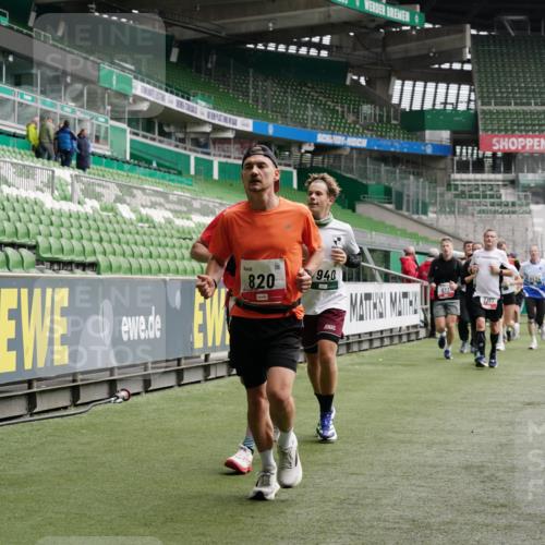 05.10.2025 - 20. swb-Marathon Bremen Michael Burmester http://msf.ph/oto/9328432 05.10.2025 12:57:23 Laufen im Stadion 31, 237, 246, 299, 305, 479, 613, 820, 833, 1161, 1317, 1382, 1491, 1595, 1627, 1971, 1977, 2166, 2269, 2304, 2436, 2522, 3396, 3471, 3591, 3798, 3813, 3969, 3977, 4089, 4484, 4496, 4821, 5100, 5104, 5149, 5503, 5664, 6250, 6267, 6486, 6493, 6510, 6534, 6535, 6768, 7017, 7086, 7283, 7371, 7390, 7490, 7546, 7578, 7731, 7911, 7940, 8023, 8128, 8479, 8564, 8801, 8903, 8964, 8973, 8993, 9054, 9129, 9983, 11658, 591, 1161, 1380, 1679, 2263, 2571, 2634, 3392, 3606, 3980, 4101, 5255 meine-sportfotos.de