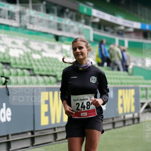 05.10.2025 - 20. swb-Marathon Bremen Michael Burmester http://msf.ph/oto/9328435 05.10.2025 12:53:14 Laufen im Stadion 248, 550, 590, 615, 793, 832, 869, 1164, 1367, 1431, 1538, 1600, 1656, 1667, 1868, 2050, 2072, 2075, 2288, 3553, 4132, 4218, 4294, 4573, 4729, 4746, 4805, 4914, 4935, 5169, 5425, 5447, 5579, 5866, 5944, 6492, 6677, 6806, 7255, 7277, 7408, 7416, 7617, 7773, 7905, 7975, 8238, 8297, 8349, 8431, 8462, 8499, 8709, 10338, 615, 1298, 1552, 2595, 3033, 4362, 4914, 5459, 5561, 5675, 6630, 7634, 8218, 8580, 8701, 8921, 9115 meine-sportfotos.de