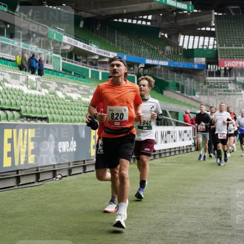 05.10.2025 - 20. swb-Marathon Bremen Michael Burmester http://msf.ph/oto/9328436 05.10.2025 12:57:23 Laufen im Stadion 31, 237, 246, 299, 305, 479, 613, 820, 833, 1161, 1317, 1382, 1491, 1595, 1627, 1971, 1977, 2166, 2269, 2304, 2436, 2522, 3396, 3471, 3591, 3798, 3813, 3969, 3977, 4089, 4484, 4496, 4821, 5100, 5104, 5149, 5503, 5664, 6250, 6267, 6486, 6493, 6510, 6534, 6535, 6768, 7017, 7086, 7283, 7371, 7390, 7490, 7546, 7578, 7731, 7911, 7940, 8023, 8128, 8479, 8564, 8801, 8903, 8964, 8973, 8993, 9054, 9129, 9983, 11658, 591, 1161, 1380, 1679, 2263, 2571, 2634, 3392, 3606, 3980, 4101, 5255 meine-sportfotos.de