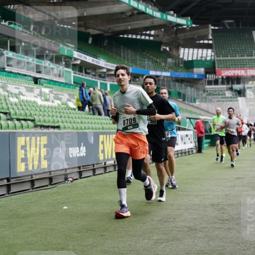 05.10.2025 - 20. swb-Marathon Bremen Michael Burmester http://msf.ph/oto/9328447 05.10.2025 12:53:18 Laufen im Stadion 248, 550, 590, 832, 869, 1164, 1367, 1431, 1538, 1600, 1656, 1667, 1868, 2030, 2050, 2072, 2075, 2288, 3363, 3553, 4132, 4218, 4294, 4573, 4729, 4746, 4805, 4935, 5169, 5425, 5571, 5579, 5866, 5944, 6492, 6677, 6806, 7255, 7408, 7617, 7905, 7975, 8238, 8297, 8349, 8431, 8462, 8499, 8709, 615, 793, 1298, 1552, 4362, 4805, 4914, 5447, 5459, 5561, 5675, 6630, 7277, 7416, 7634, 7773, 8580, 8921, 10338 meine-sportfotos.de