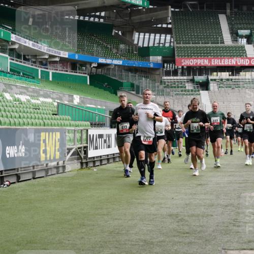 05.10.2025 - 20. swb-Marathon Bremen Michael Burmester http://msf.ph/oto/9328453 05.10.2025 12:57:25 Laufen im Stadion 31, 237, 246, 299, 305, 479, 613, 820, 833, 1317, 1382, 1491, 1595, 1627, 1971, 1977, 2166, 2234, 2269, 2304, 2436, 2522, 3396, 3471, 3591, 3798, 3813, 3969, 3977, 4089, 4484, 4496, 4821, 5100, 5104, 5149, 5503, 5664, 6250, 6267, 6372, 6486, 6493, 6510, 6534, 6535, 6768, 7017, 7086, 7371, 7390, 7490, 7546, 7578, 7731, 7911, 7940, 8023, 8128, 8479, 8564, 8801, 8903, 8964, 8973, 8993, 9129, 9983, 11658, 591, 1161, 1679, 2263, 2571, 2634, 3392, 3606, 3980, 4101, 5255 meine-sportfotos.de