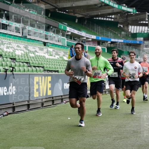 05.10.2025 - 20. swb-Marathon Bremen Michael Burmester http://msf.ph/oto/9328486 05.10.2025 12:53:22 Laufen im Stadion 248, 550, 590, 832, 869, 1009, 1164, 1367, 1431, 1538, 1600, 1656, 1667, 1868, 2030, 2050, 2072, 2075, 2250, 2288, 3363, 3553, 4132, 4218, 4294, 4573, 4729, 4746, 4935, 5169, 5425, 5571, 5579, 5866, 5944, 6492, 6677, 6806, 7255, 7408, 7617, 7905, 8238, 8297, 8431, 8462, 8499, 8709, 615, 793, 1298, 4362, 4805, 4914, 5447, 5561, 6630, 6677, 7277, 7416, 7634, 7773, 7975, 8349, 8580, 8921, 10338 meine-sportfotos.de